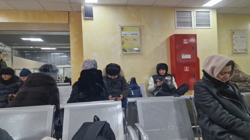 "Неэффективное управление и жадность": на холод в аэропорту Петропавловска пожаловалась депутат